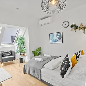 Apartament Near Klinik Floridsdorf - 3 Min To Supermarket And Pharmacy - On-Site Parking For 19,90 Eur, Wiedeń